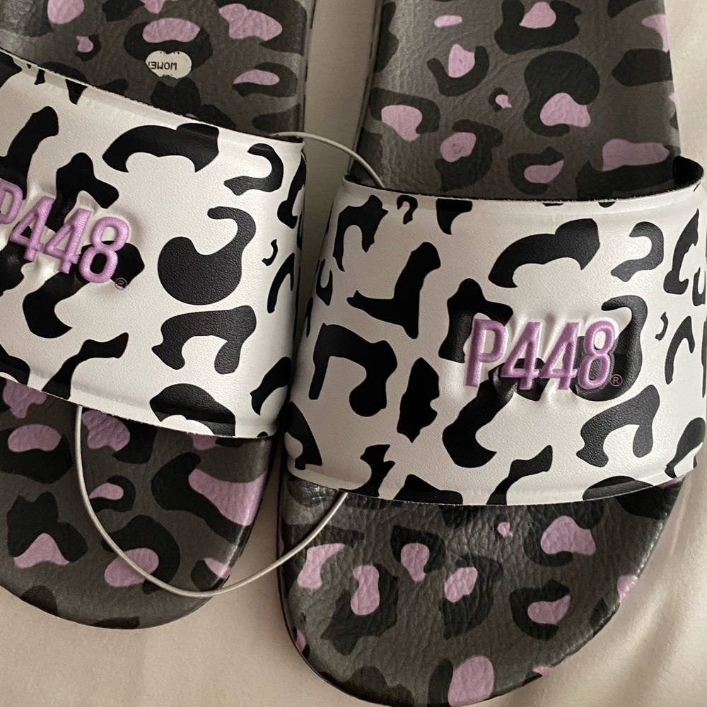 P448 leopard slides -new